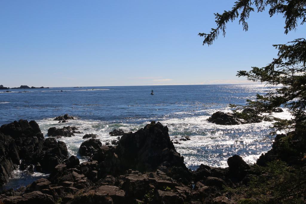 Melfort Bell Guest Suites Ucluelet Exterior photo